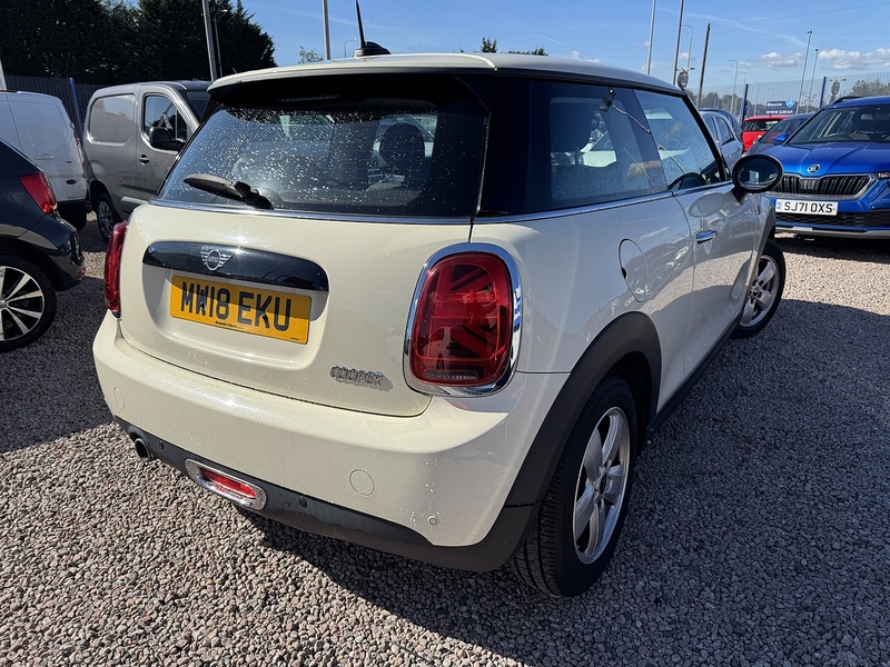 MINI Hatch Cooper - U2537