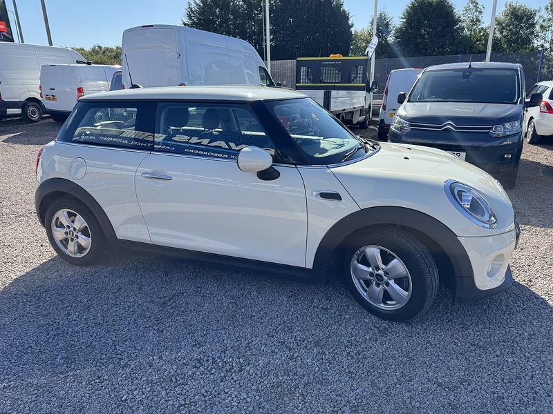 MINI Hatch Cooper - U2537