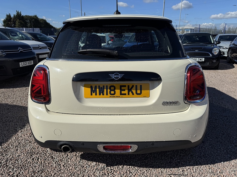 MINI Hatch Cooper - U2537