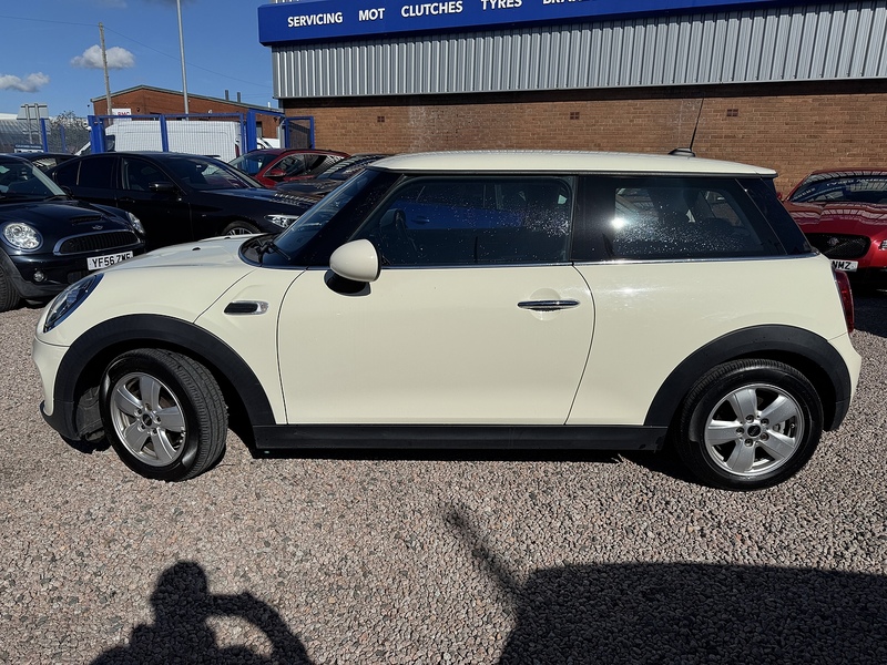 MINI Hatch Cooper - U2537