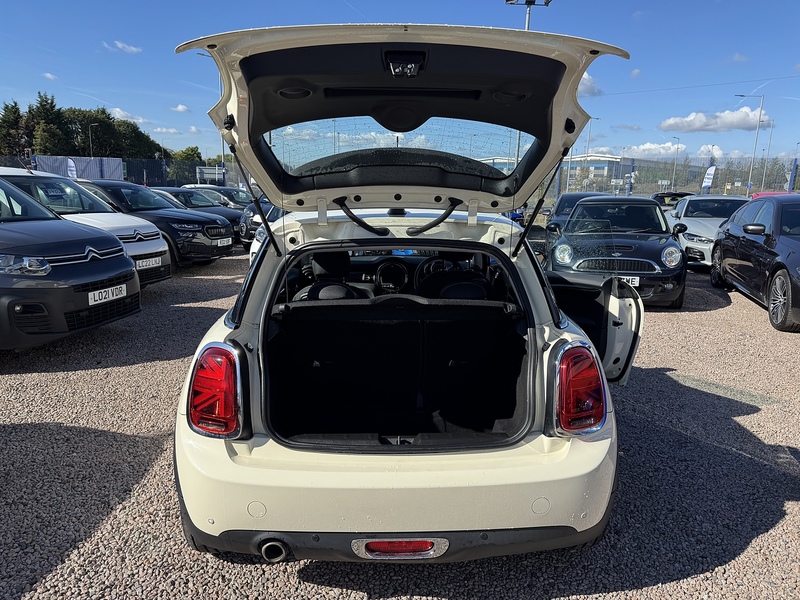 MINI Hatch Cooper - U2537