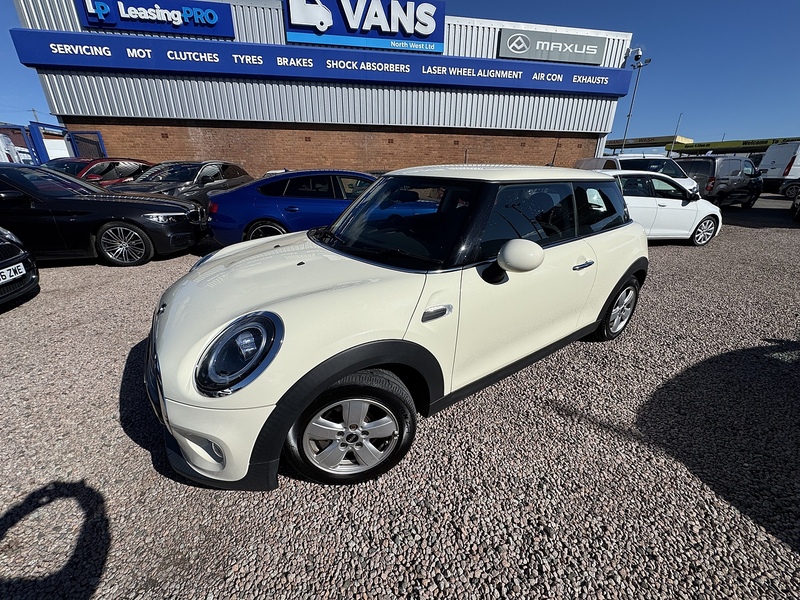 MINI Hatch Cooper - U2537