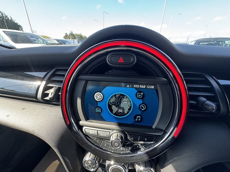 MINI Hatch Cooper - U2537