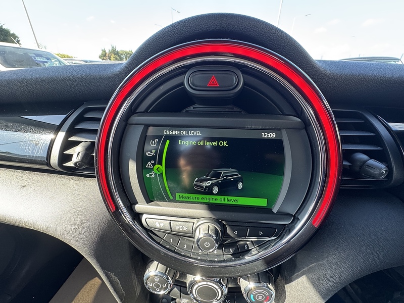 MINI Hatch Cooper - U2537