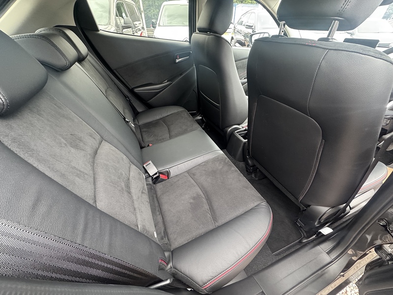 Mazda Mazda2 SKYACTIV-G Homura Aka - U2546