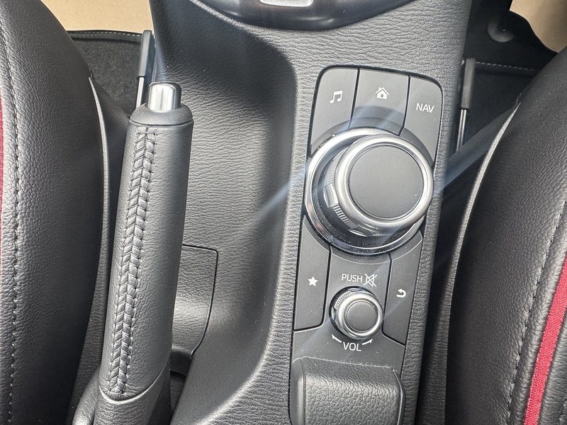 Mazda Mazda2 SKYACTIV-G Homura Aka - U2546