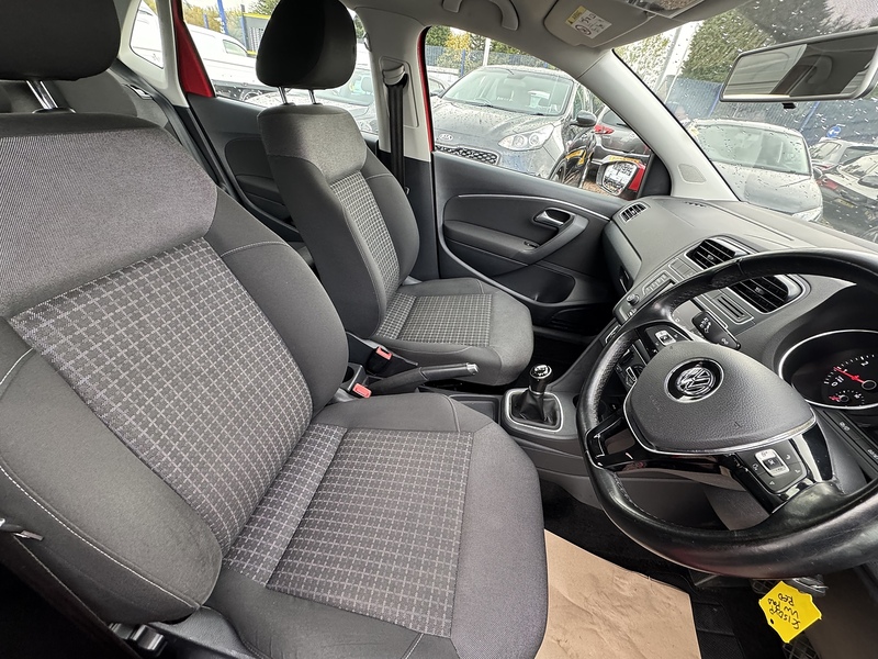 Volkswagen Polo BlueMotion Tech SE - U2550