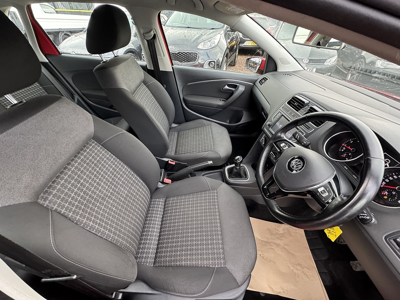 Volkswagen Polo BlueMotion Tech SE - U2550