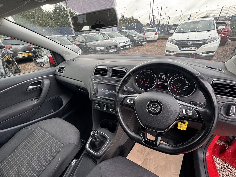 Volkswagen Polo BlueMotion Tech SE - U2550