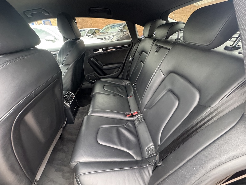 Audi A5 TDI Black Edition Plus - U2554