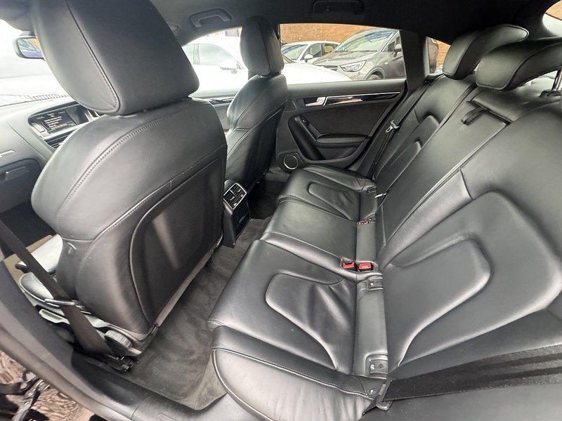 Audi A5 TDI Black Edition Plus - U2554