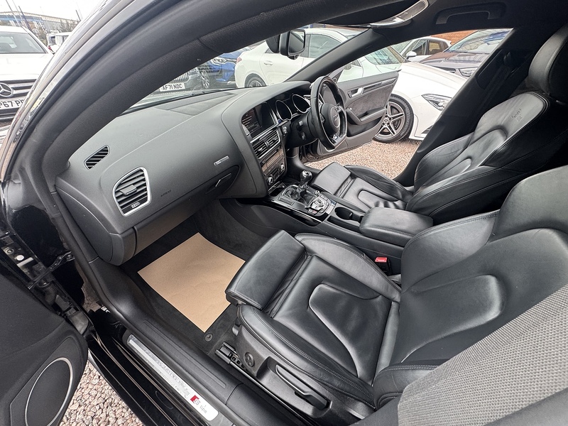 Audi A5 TDI Black Edition Plus - U2554