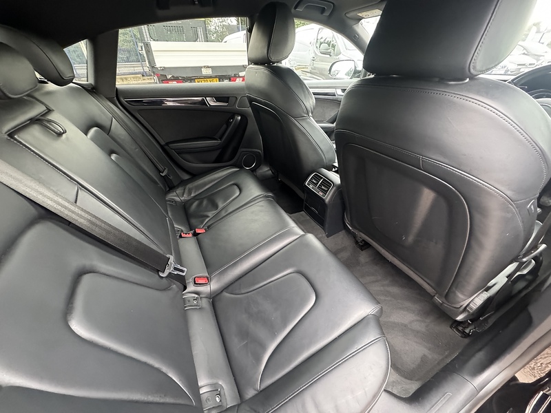 Audi A5 TDI Black Edition Plus - U2554