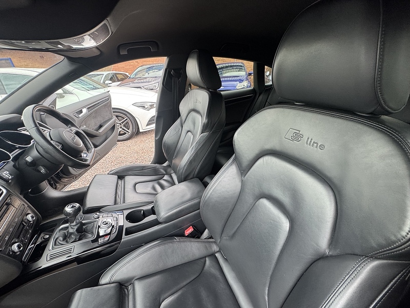 Audi A5 TDI Black Edition Plus - U2554