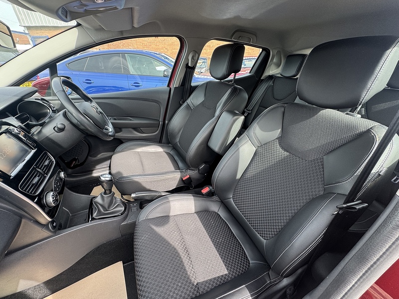 Renault Clio TCe Dynamique S Nav - U2556