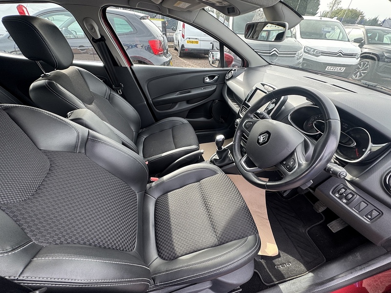 Renault Clio TCe Dynamique S Nav - U2556