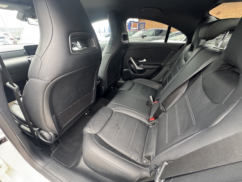 Mercedes-Benz CLA CLA200 AMG Line - U2562