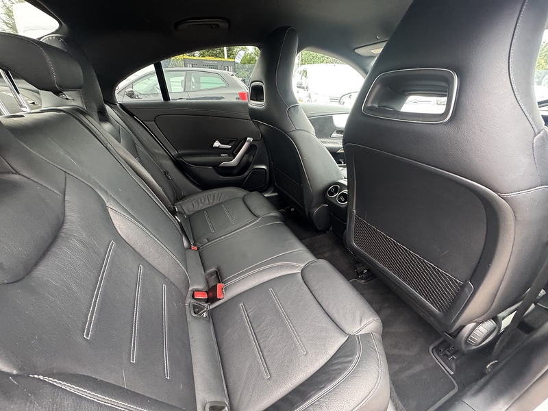 Mercedes-Benz CLA CLA200 AMG Line - U2562