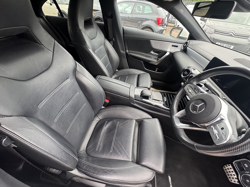 Mercedes-Benz CLA CLA200 AMG Line - U2562