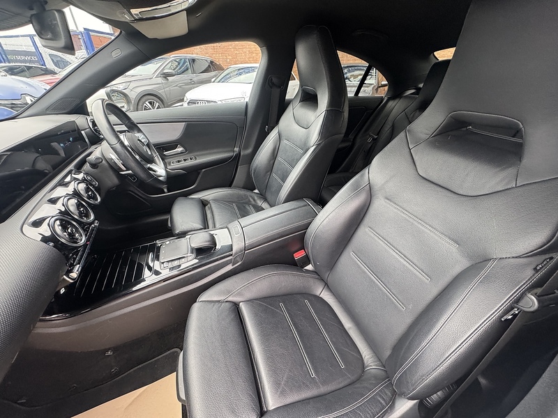 Mercedes-Benz CLA CLA200 AMG Line - U2562