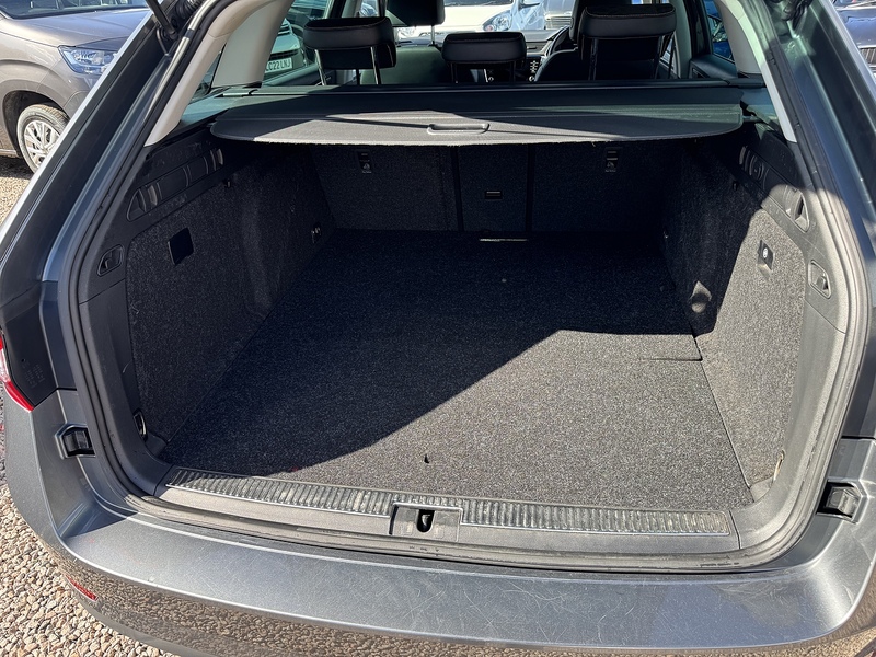 Skoda Superb TSI iV SE Technology - U2572