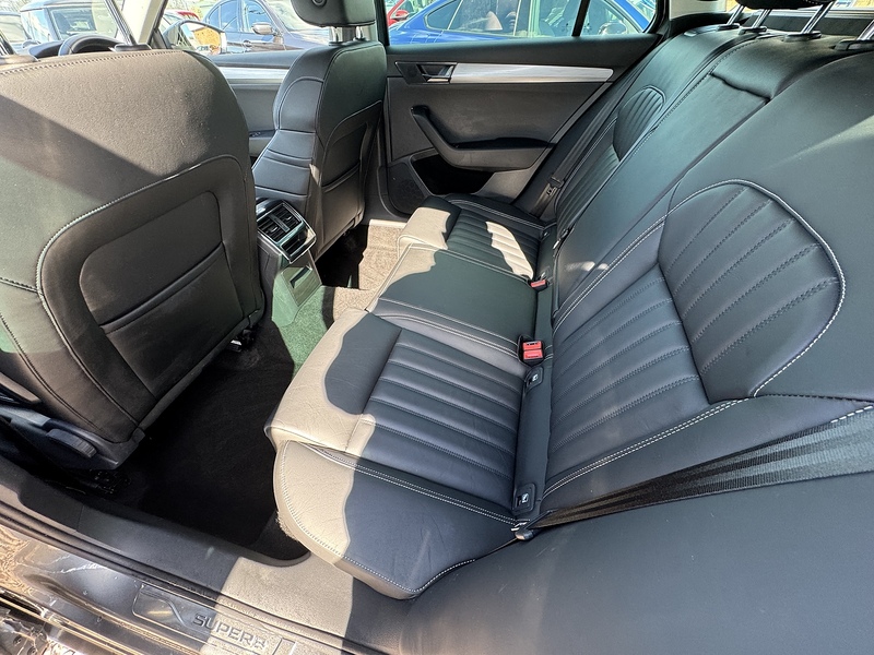 Skoda Superb TSI iV SE Technology - U2572