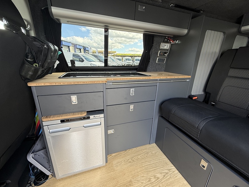 Volkswagen Transporter TDI T28 Camper - U2573