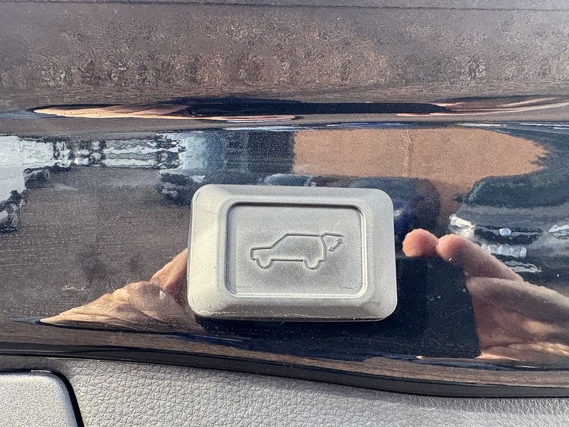 Toyota RAV4 VVT-h Black Edition - U2595