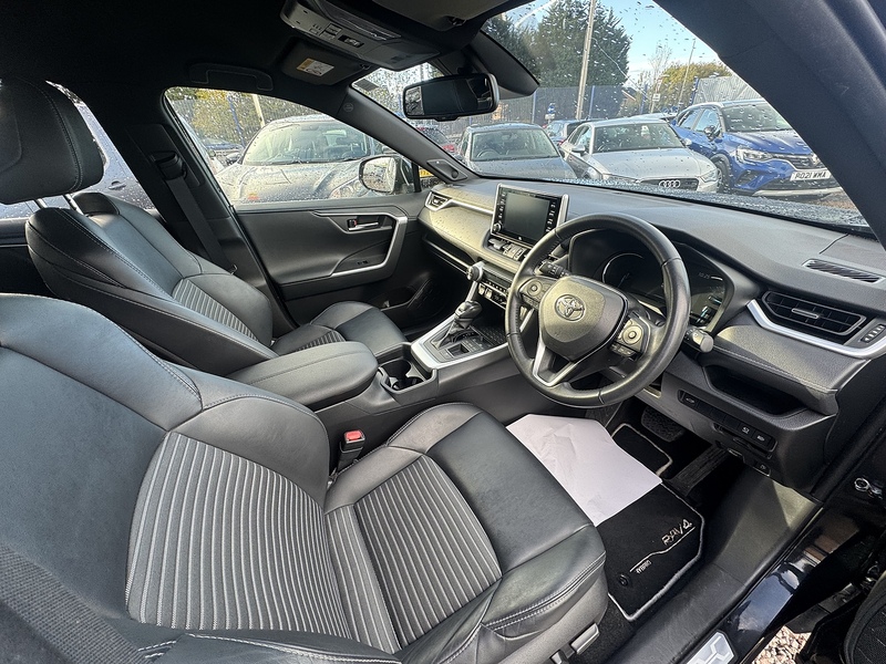 Toyota RAV4 VVT-h Black Edition - U2595
