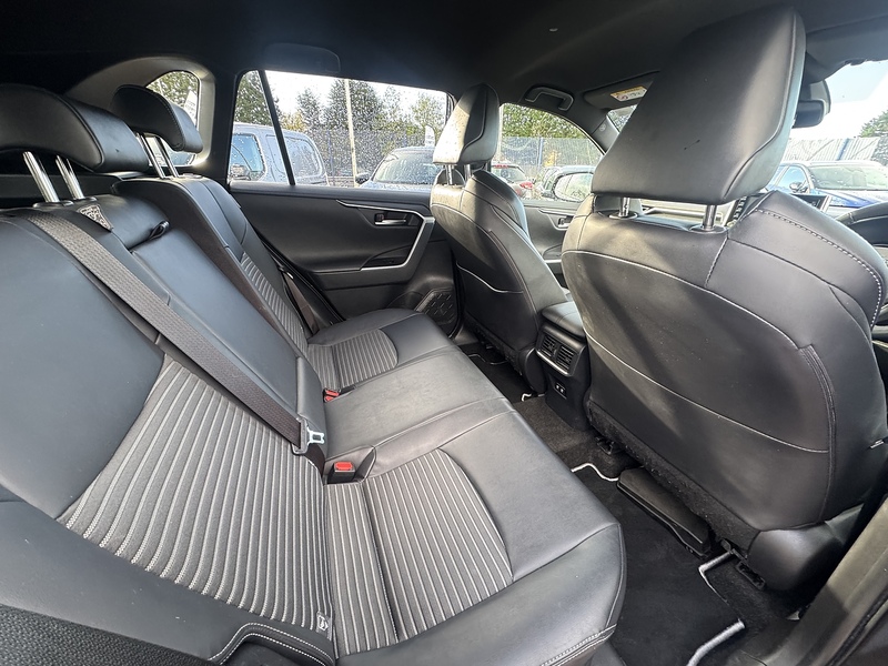 Toyota RAV4 VVT-h Black Edition - U2595