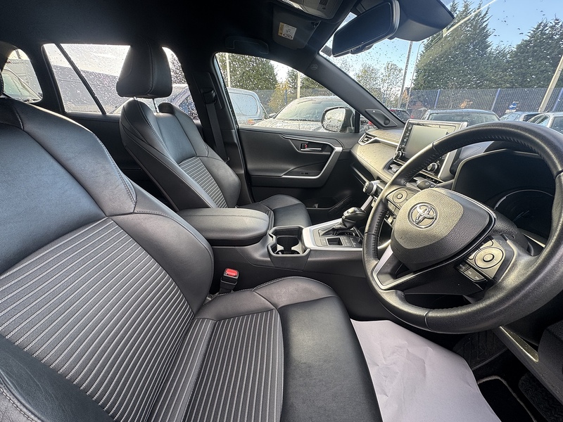 Toyota RAV4 VVT-h Black Edition - U2595