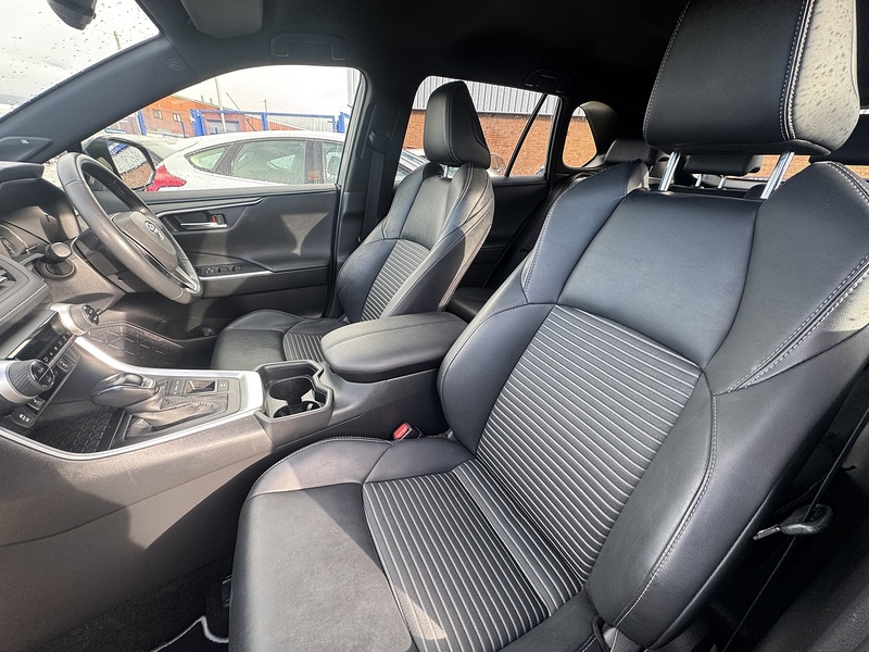 Toyota RAV4 VVT-h Black Edition - U2595