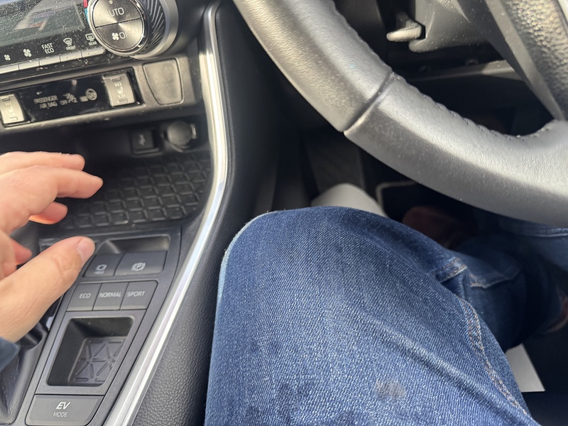 Toyota RAV4 VVT-h Black Edition - U2595