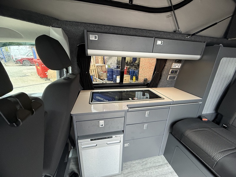 Volkswagen Transporter TDI T28 Camper - U2599