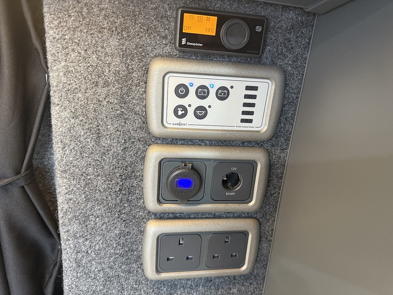 Volkswagen Transporter TDI T28 Camper - U2599