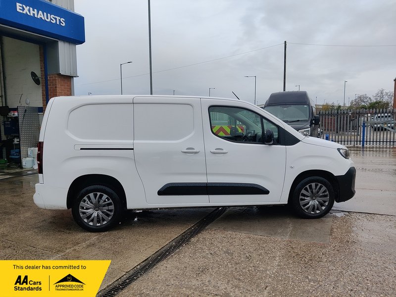 Citroen Berlingo BlueHDi 950 Driver XL - U2608