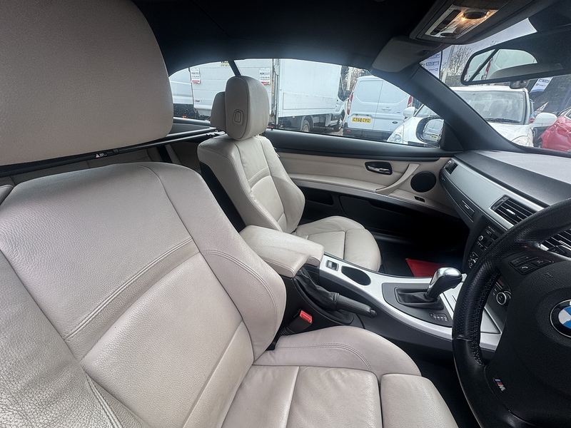 BMW 3 Series 320i M Sport - U2618