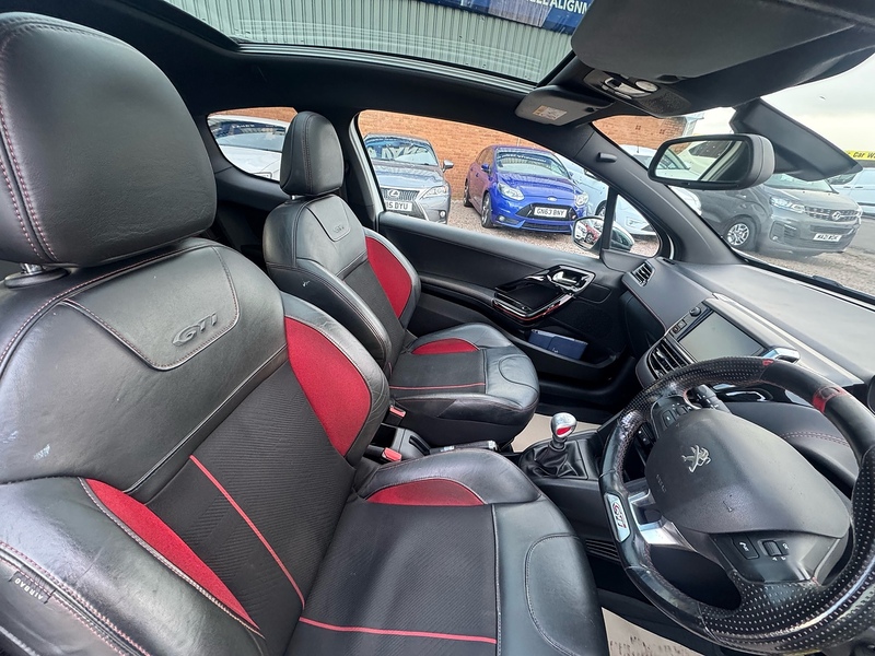 Peugeot 208 THP GTi Prestige - U2625