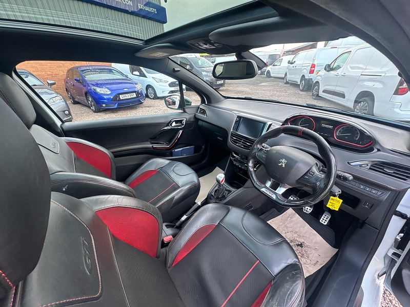 Peugeot 208 THP GTi Prestige - U2625