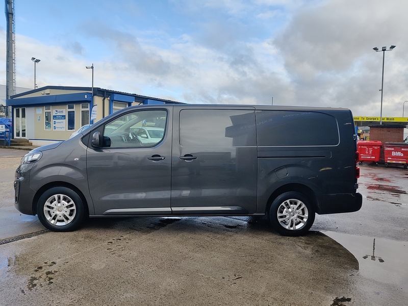 Vauxhall Vivaro Turbo D 3100 Sportive - U2629