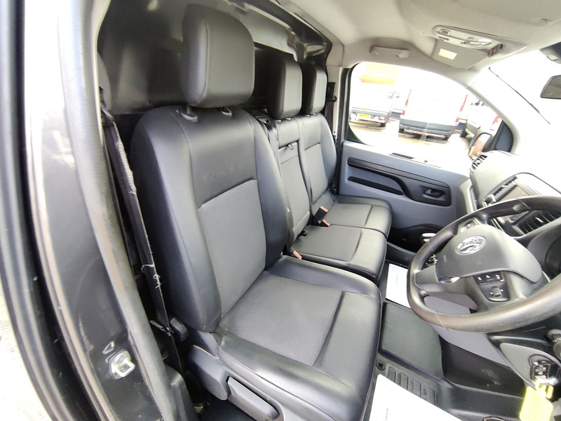 Vauxhall Vivaro Turbo D 3100 Sportive - U2629