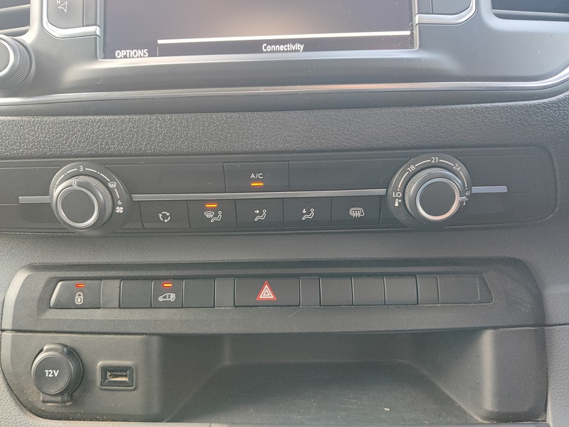 Vauxhall Vivaro Turbo D 3100 Sportive - U2629