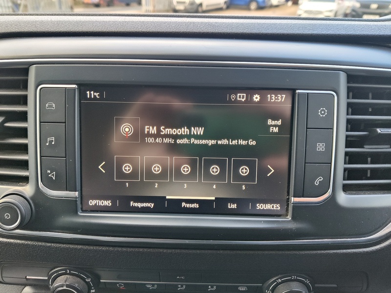 Vauxhall Vivaro Turbo D 3100 Sportive - U2629