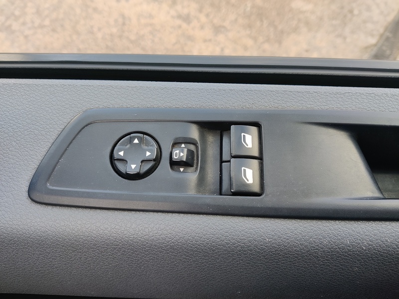 Vauxhall Vivaro Turbo D 3100 Sportive - U2629