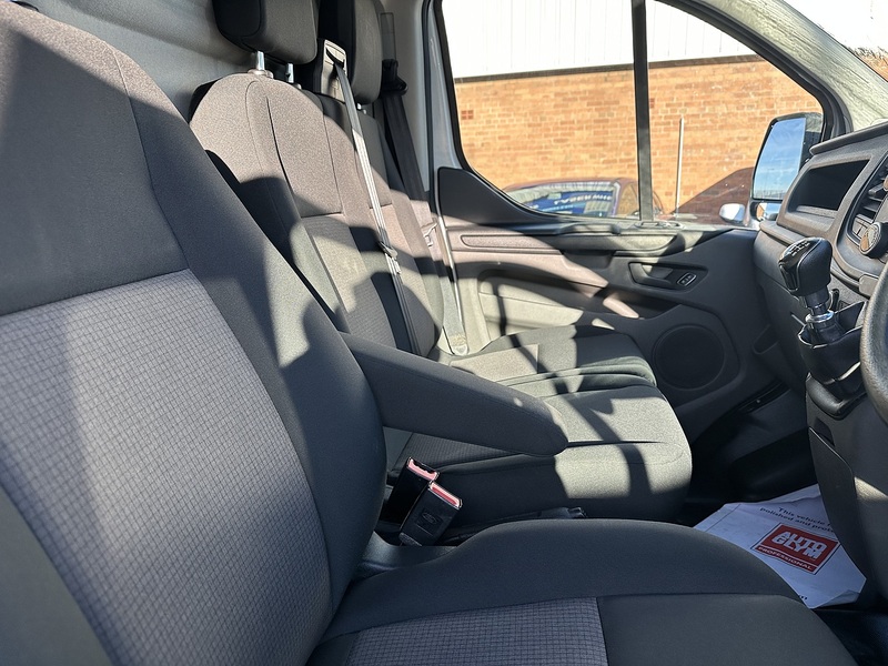 Ford Transit Custom 300 EcoBlue Leader - U2631
