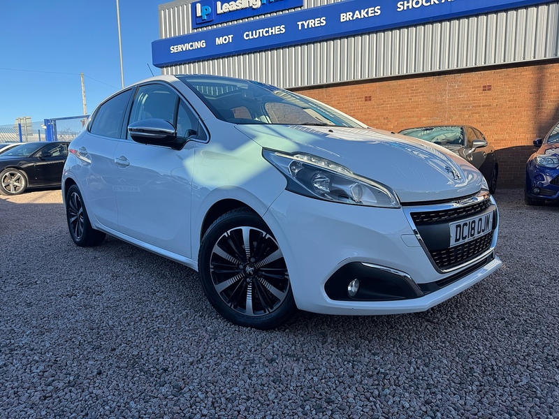 Peugeot 208 PureTech Allure Premium - U2632