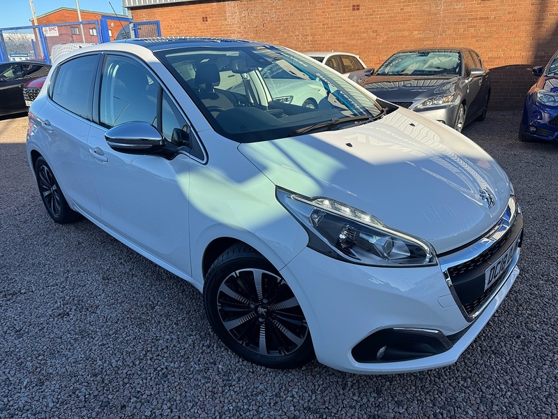 Peugeot 208 PureTech Allure Premium - U2632