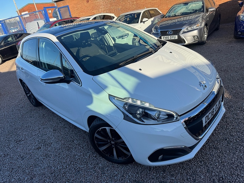Peugeot 208 PureTech Allure Premium - U2632