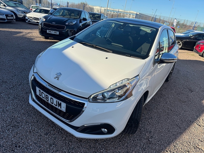 Peugeot 208 PureTech Allure Premium - U2632