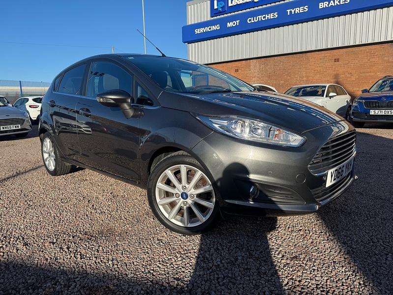 Ford Fiesta T EcoBoost Titanium - U2636